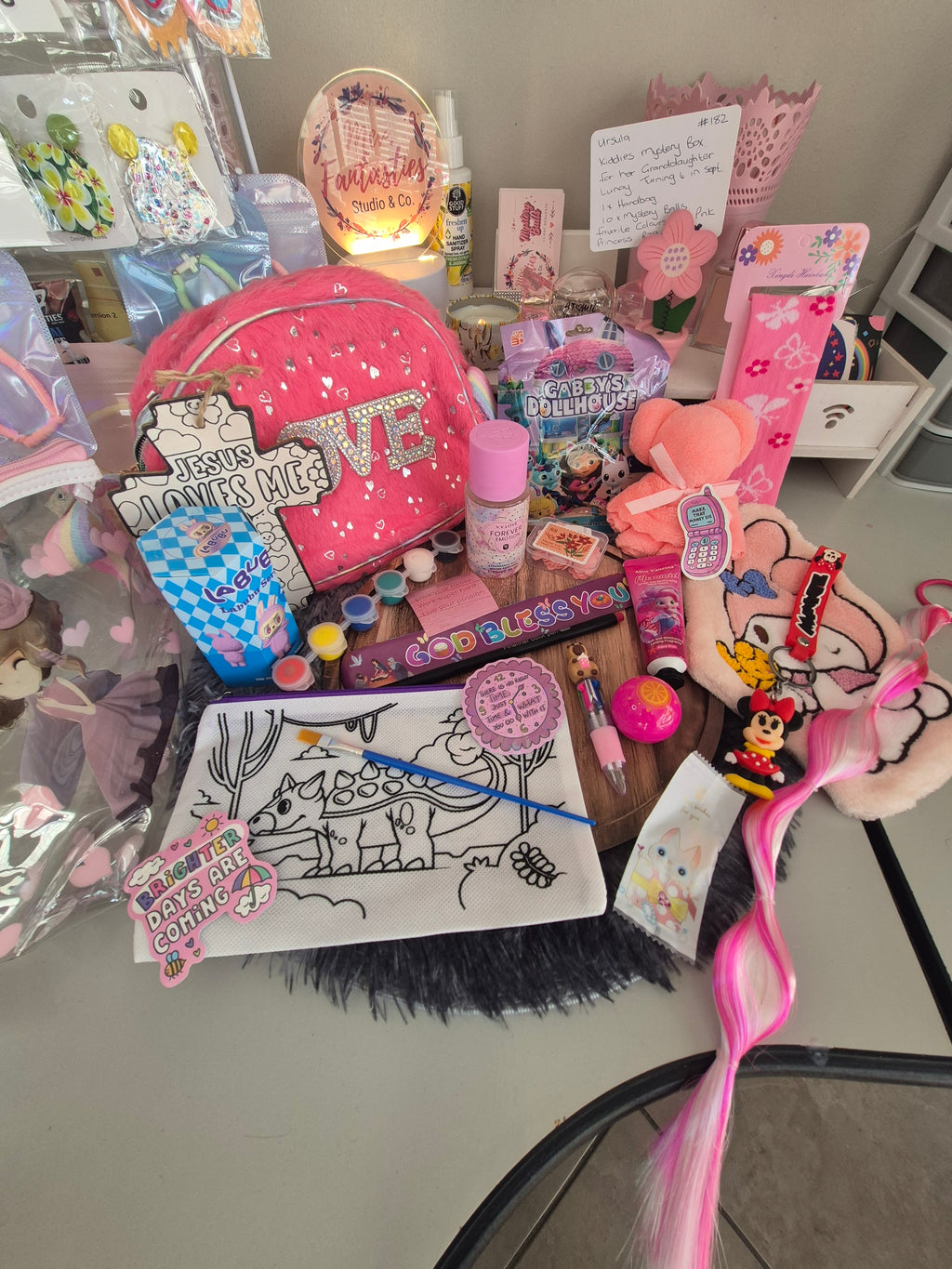 🎀 Kiddies Box Deluxe 🎀 Ages 3-8 Girls only